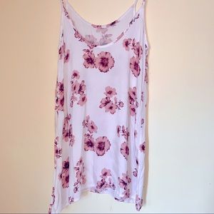 Top -Brandy Melville Pretty boho  Chic one size